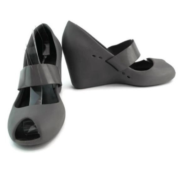 United Nude Women's Gray Mary Jane Wedge Pumps - Picture 2 of 3